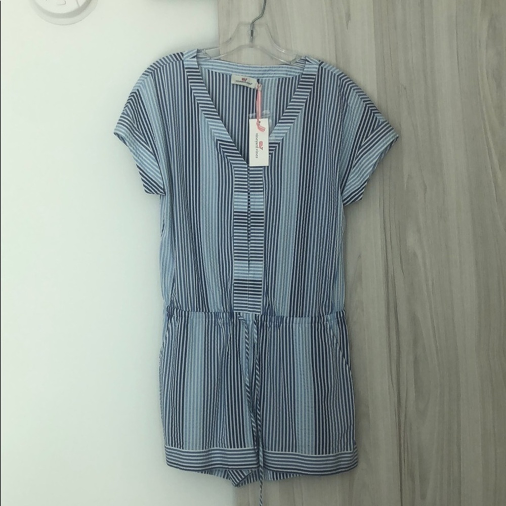 New Vineyard Vines summer blue romper